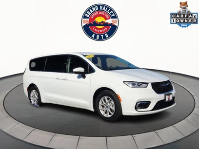 Used 2023 Chrysler Pacifica Touring-L