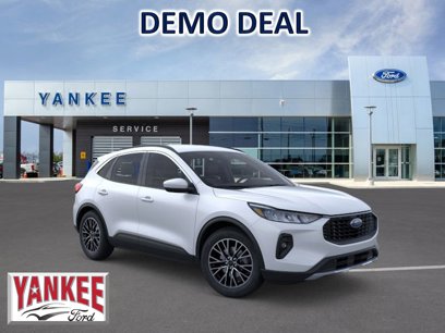 New 2025 Ford Escape SE w/ Class II Trailer Tow Package