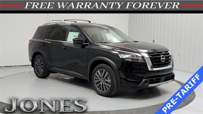 New 2025 Nissan Pathfinder SL w/ SL Premium Package