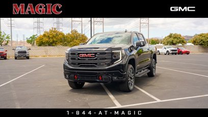 New 2025 GMC Sierra 1500 AT4 w/ AT4 Premium Package