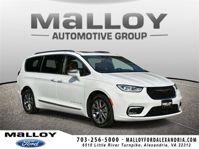 Used 2024 Chrysler Pacifica Pinnacle
