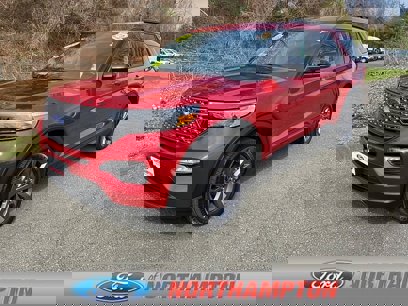 Certified 2022 Ford Explorer XLT w/ Equipment Group 202A