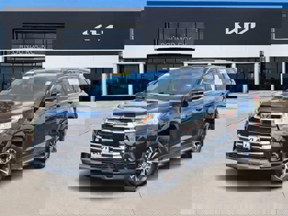 Used 2019 Toyota Highlander LE