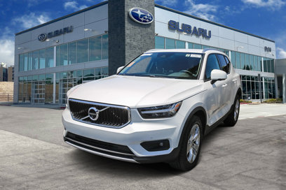 Used 2022 Volvo XC40 T4 Momentum