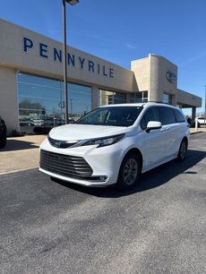 Used 2022 Toyota Sienna XLE