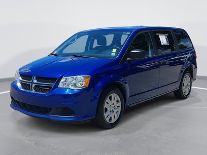 Used 2019 Dodge Grand Caravan SE w/ UConnect Hands-Free Group