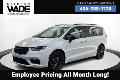 New 2024 Chrysler Pacifica Limited w/ S Appearance Package