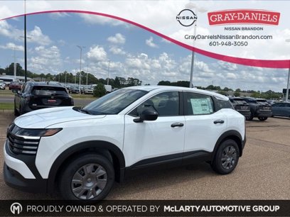 New 2025 Nissan Kicks S