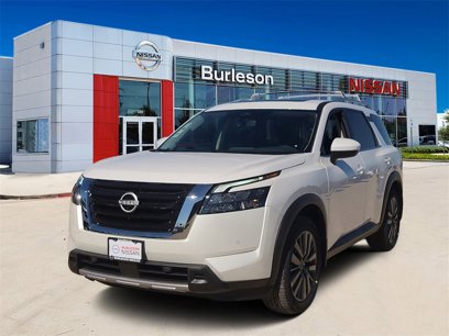 New 2025 Nissan Pathfinder SL w/ SL Premium Package