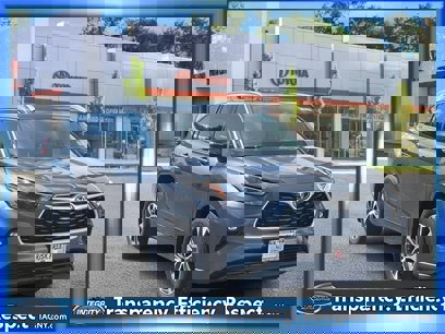 Certified 2021 Toyota Highlander XLE