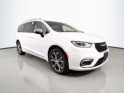 New 2025 Chrysler Pacifica Pinnacle