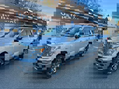 Used 2019 Nissan Titan SV w/ SV Convenience Package