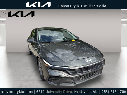 Used 2025 Hyundai Elantra SE
