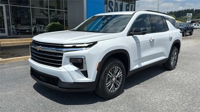 New 2025 Chevrolet Traverse LT w/ Driver Confidence Package