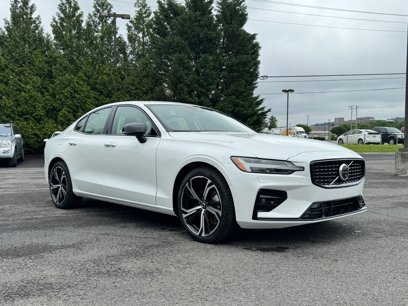 New 2024 Volvo S60 B5 Plus w/ Climate Package