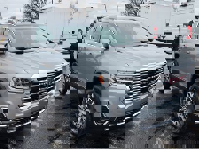 Used 2023 GMC Acadia SLE w/ Driver Convenience Package