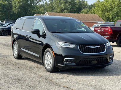 New 2026 Chrysler Pacifica Select