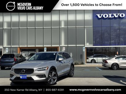 Certified 2023 Volvo V60 B5 Cross Country Plus w/ Climate Package