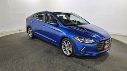 Used 2017 Hyundai Elantra Limited w/ Limited Tech Package 04