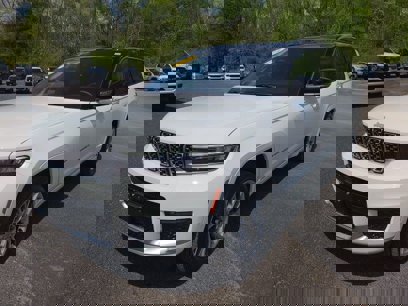 Used 2024 Jeep Grand Cherokee L Summit w/ Luxury Tech Group V
