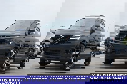 New 2025 Volvo XC40 B5 Plus w/ Protection Package Premier