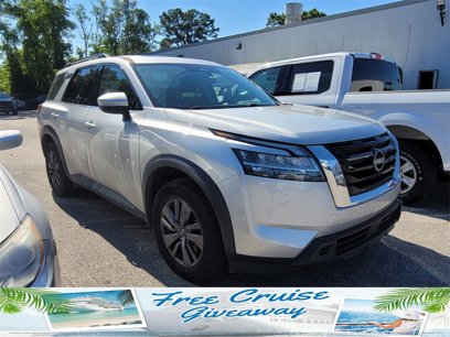 Used 2022 Nissan Pathfinder SV w/ SV Premium Package