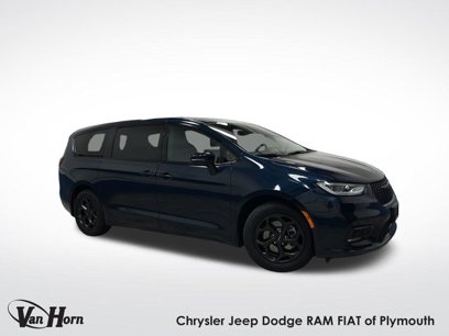 Used 2022 Chrysler Pacifica Touring-L w/ S Appearance Package