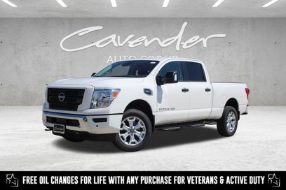 New 2024 Nissan Titan SV w/ SV Convenience Package