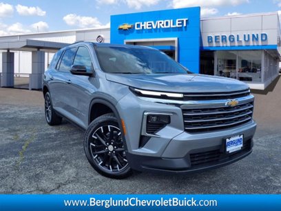 New 2025 Chevrolet Traverse LT w/ Sun and Wheel Package