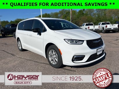 New 2025 Chrysler Pacifica Select