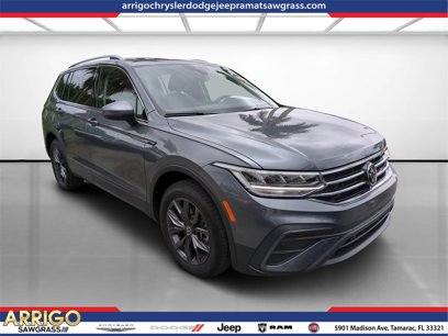 Used 2024 Volkswagen Tiguan SE w/ Panoramic Sunroof Package