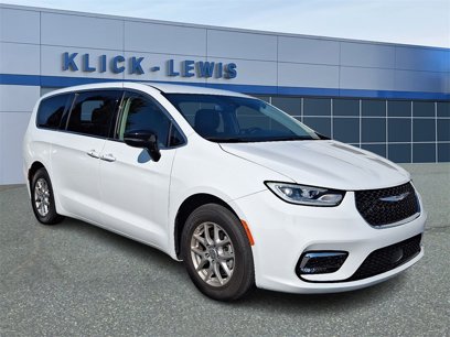 Used 2024 Chrysler Pacifica Touring-L