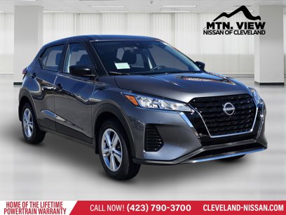 New 2025 Nissan Kicks Play S