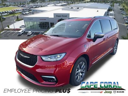 New 2025 Chrysler Pacifica Pinnacle