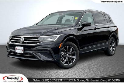 Used 2023 Volkswagen Tiguan SE w/ Panoramic Sunroof Package