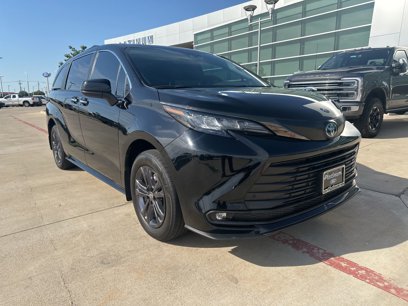 Used 2024 Toyota Sienna XLE Woodland Edition