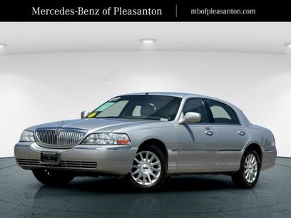 Used 2007 Lincoln Town Car Signature