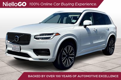 Used 2022 Volvo XC90 T6 Momentum w/ Climate Package
