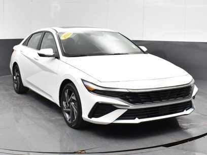 Used 2025 Hyundai Elantra Limited