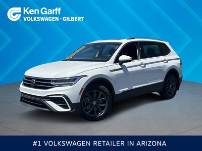 Used 2024 Volkswagen Tiguan SE w/ Panoramic Sunroof Package