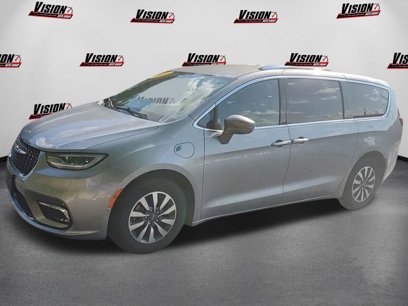 Used 2021 Chrysler Pacifica Touring-L