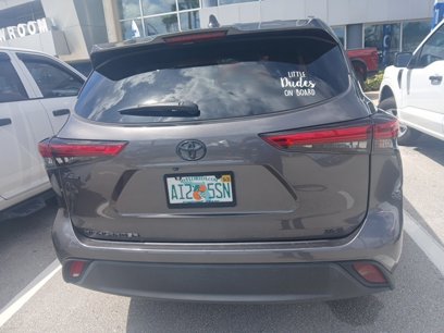 Used 2021 Toyota Highlander XLE