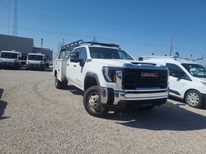 Used 2024 GMC Sierra 3500 Pro w/ Convenience Package