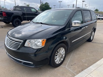 Used 2016 Chrysler Town & Country Limited