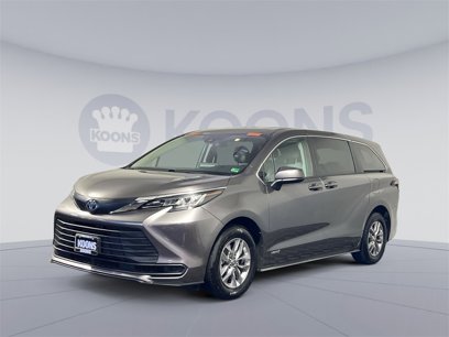 Used 2021 Toyota Sienna LE