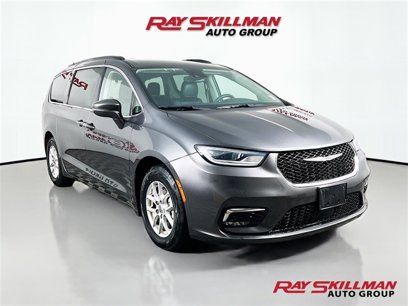 Used 2022 Chrysler Pacifica Touring-L