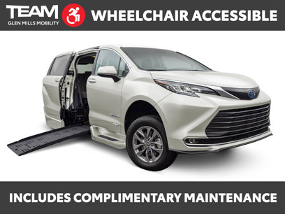 Used 2025 Toyota Sienna XLE