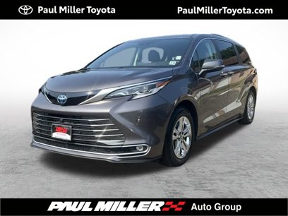 Certified 2023 Toyota Sienna Platinum