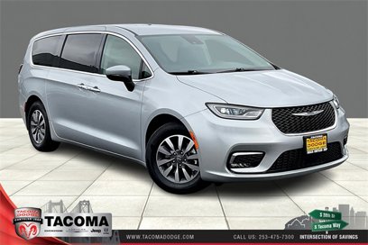 Used 2023 Chrysler Pacifica Touring-L