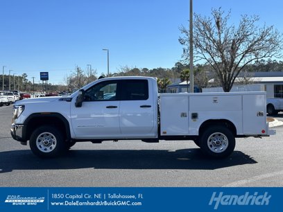 New 2024 GMC Sierra 3500 Pro w/ Convenience Package